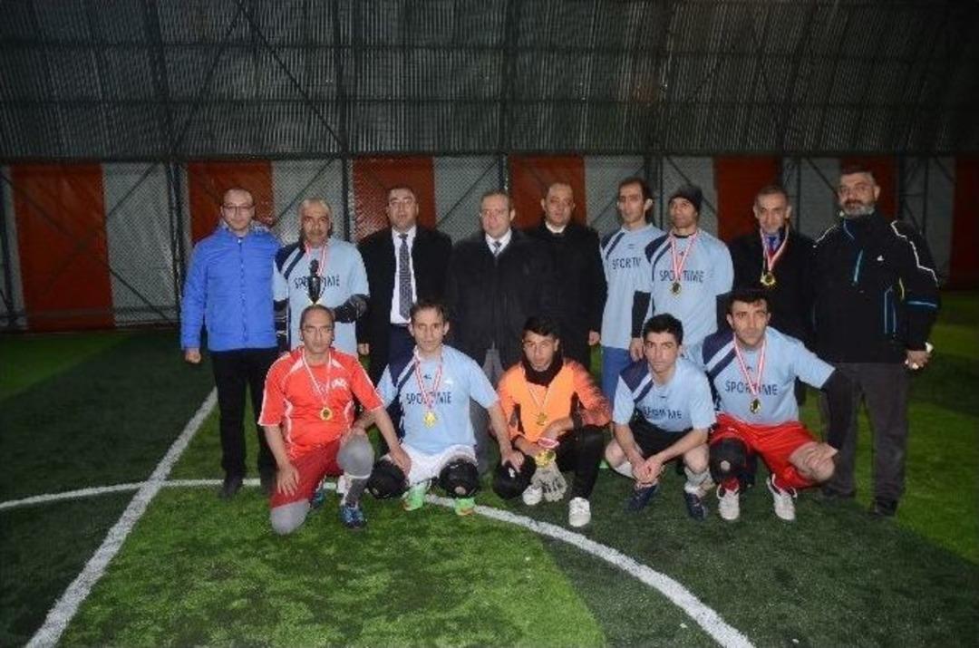 Sarıkamış Milli Eğitim M&uuml;d&uuml;rl&uuml;ğ&uuml; Takımı Şampiyon Oldu