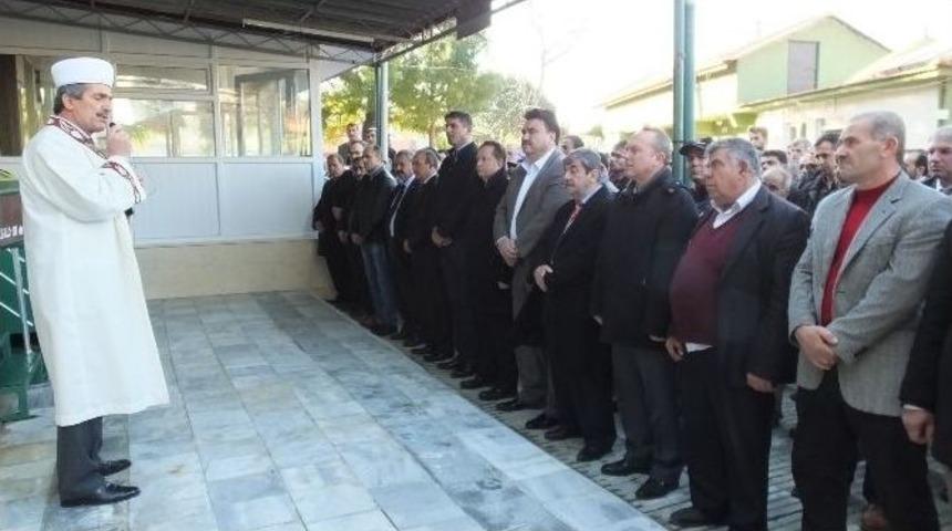 Burhaniye&rsquo;de Ak Partili Onur Bedir&rsquo;in Acı G&uuml;n&uuml;