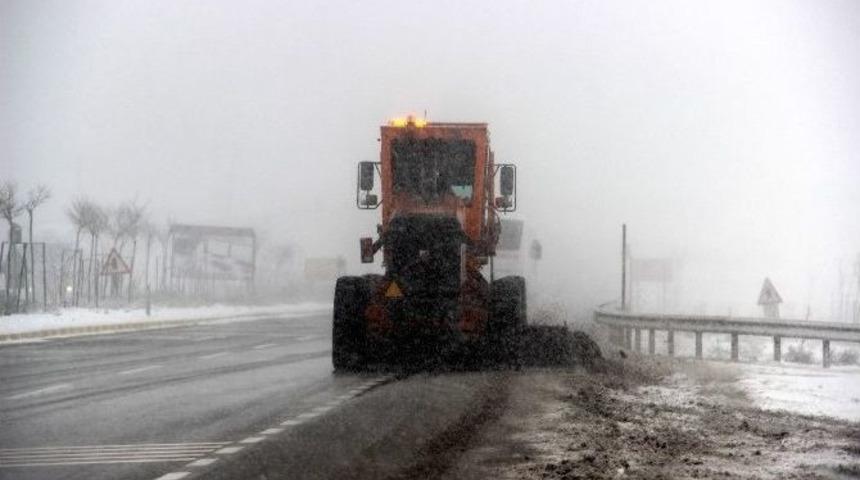 Yalova&rsquo;da Kar Etkili Oluyor
