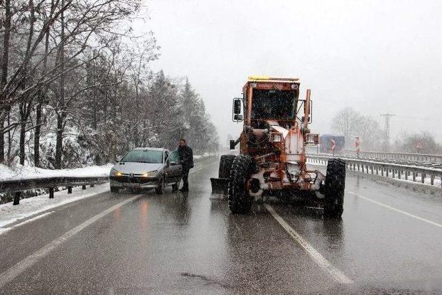 Yalova’da Kar Etkili Oluyor