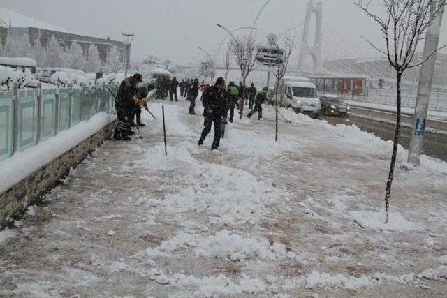 Köprü Ve Kaldırımlara Özel Solüsyonlu Temizlik