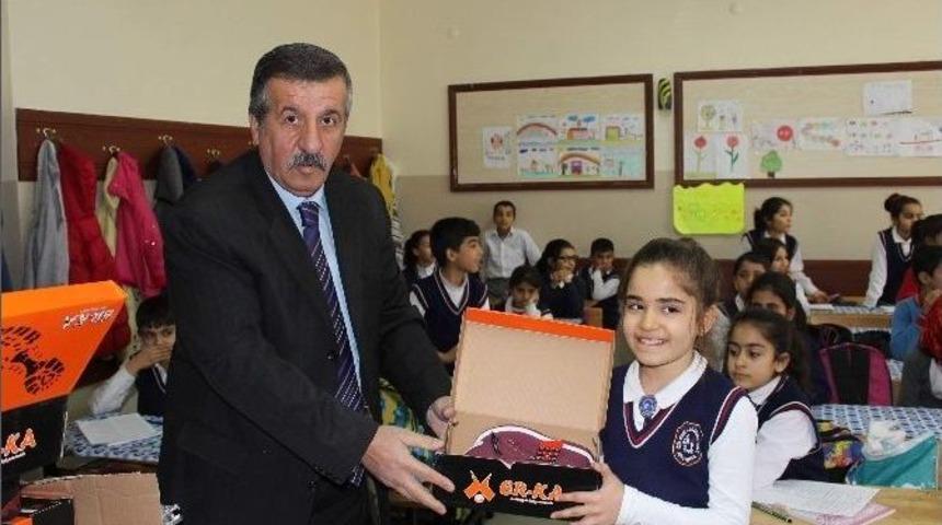 Sınıf &Ouml;ğretmeninden Anlamlı Yardım