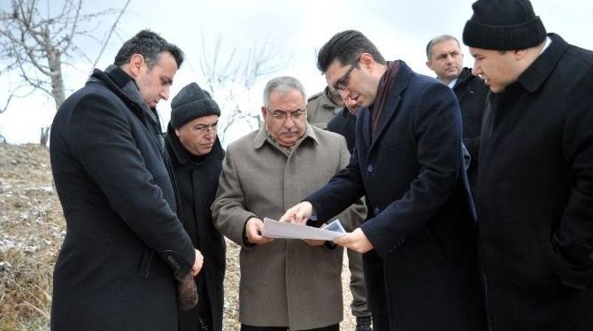 Biecik Valisi Nayir&rsquo;dan S&ouml;ğ&uuml;t Osb Arazisinde İnceleme