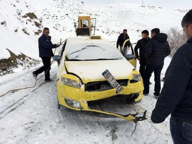 Kar Yağışı Kazaları Beraberinde Getirdi