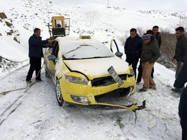 Kar Yağışı Kazaları Beraberinde Getirdi