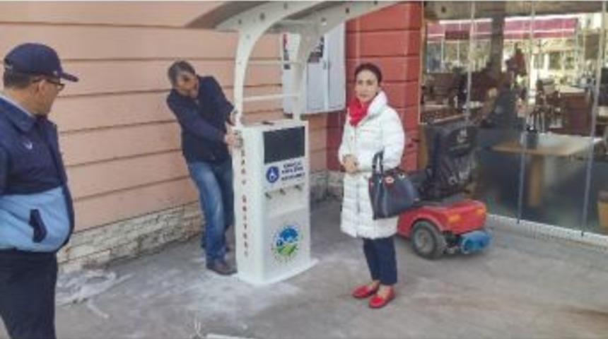 Akyazı&rsquo;da Engelli Ara&ccedil;ları İ&ccedil;in &Uuml;cretsiz Şarj İstasyonu Kuruldu