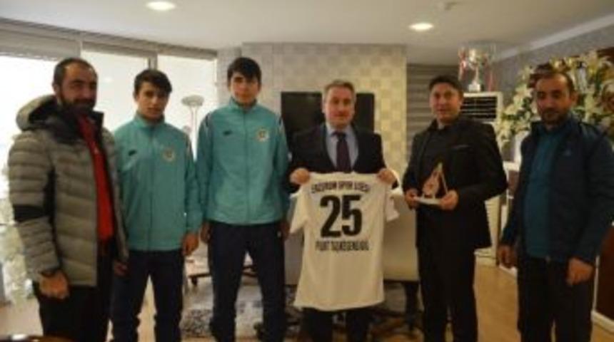 Spor Lisesi Spor Kul&uuml;b&uuml; G&ouml;z Kamaştırıyor