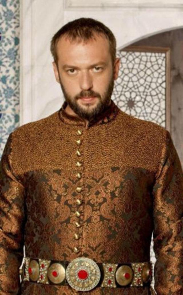 Yeni sezonda &uuml;cretleri de zamlandı 18