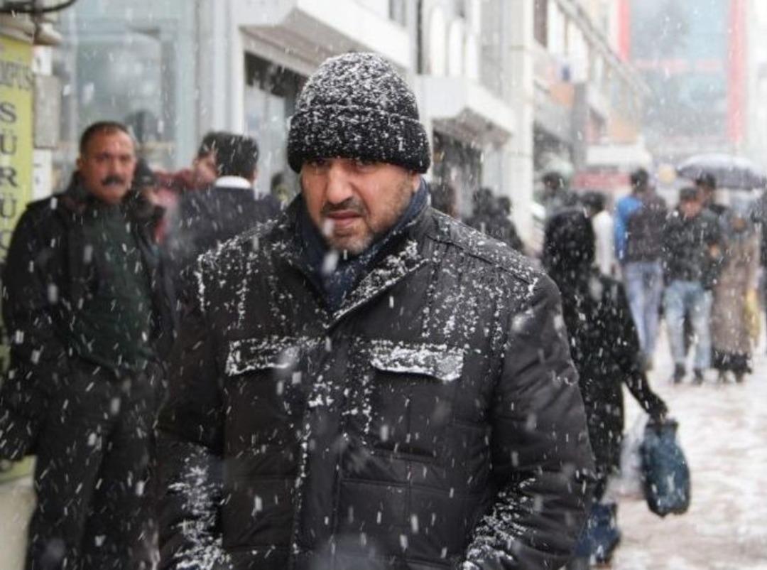 Van&rsquo;da Kar Yağışı