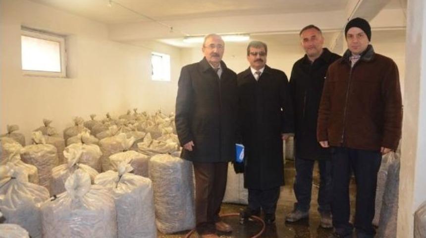 H&uuml;k&uuml;ml&uuml;ler, Zirai Ve Tarımsal Faaliyetler İle Meslek Ediniyorlar