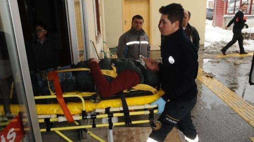 &Ccedil;aycuma&rsquo;da Trib&uuml;nden D&uuml;şen İş&ccedil;i Yaralandı