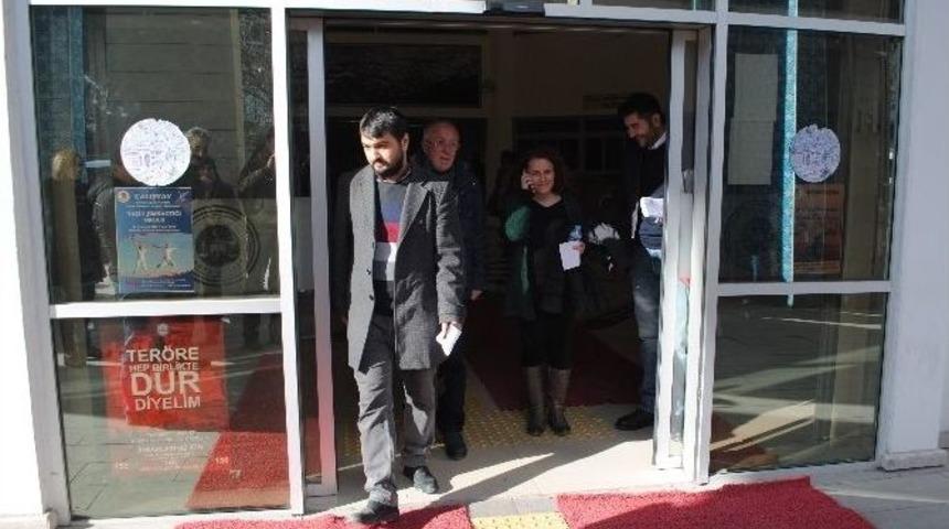 &Ouml;ğrencinin 155&rsquo;e İhbar Ettiği Okutman Mahkemece Serbest Bırakıldı