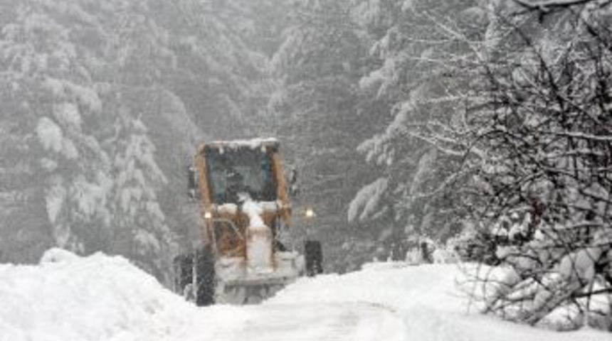 Kastamonu&rsquo;da 380 K&ouml;y Yolu Ulaşıma Kapandı