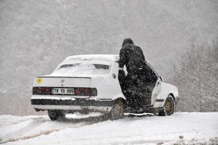 Zonguldak’ta Araçlar Yolda Mahsur Kaldı G5