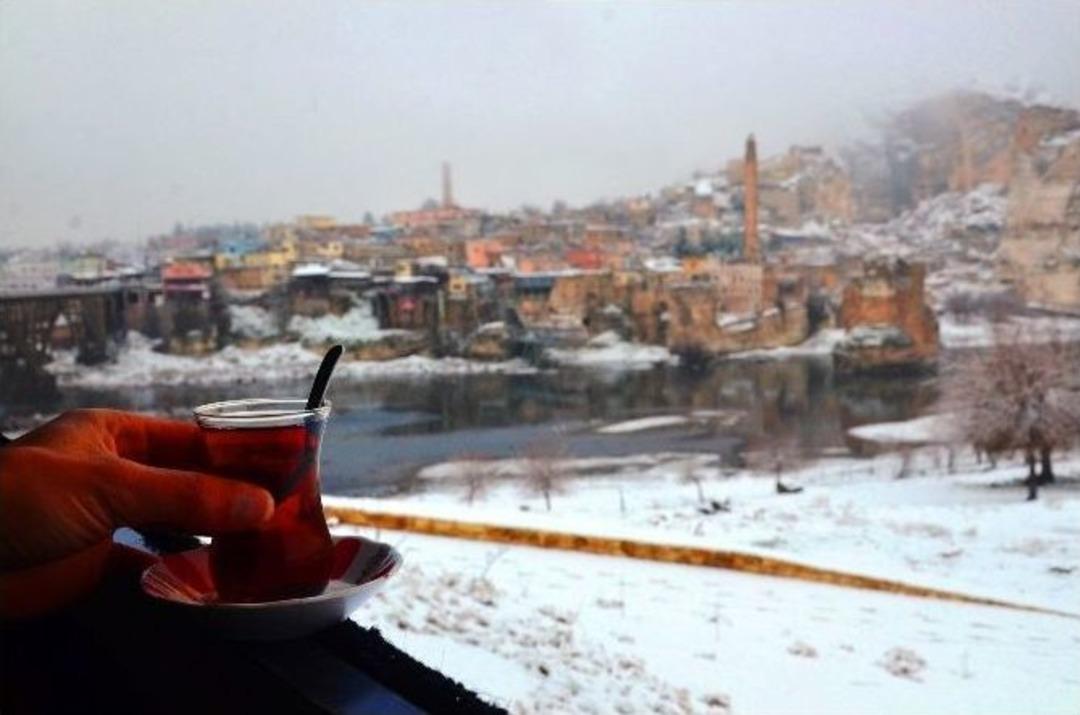 Kar Yağışı Hasankeyf&rsquo;te Kartpostallık Manzara Oluşturdu