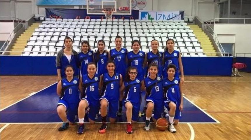 İzmit Belediyespor Son Ma&ccedil;ında Galibiyet İstiyor