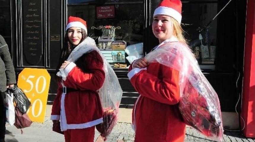Edirne&rsquo;de, Noel Baba Yerine Noel Anneler İşbaşında