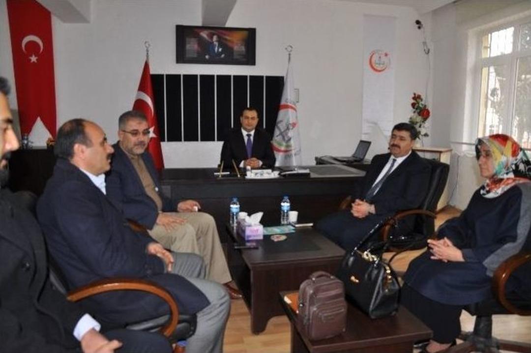 Her Sınıfta Yetim Bir Kardeşin Var Projesi