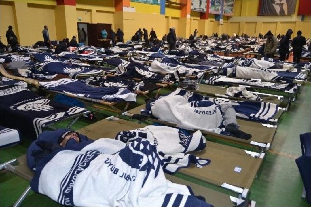 Sokakta Yaşayan Kimsesizlere İbb Sahip &Ccedil;ıktı