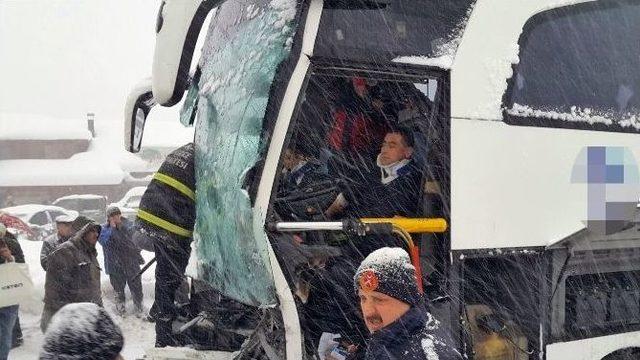 Düzce’de Zincirleme Trafik Kazası: 7 Yaralı