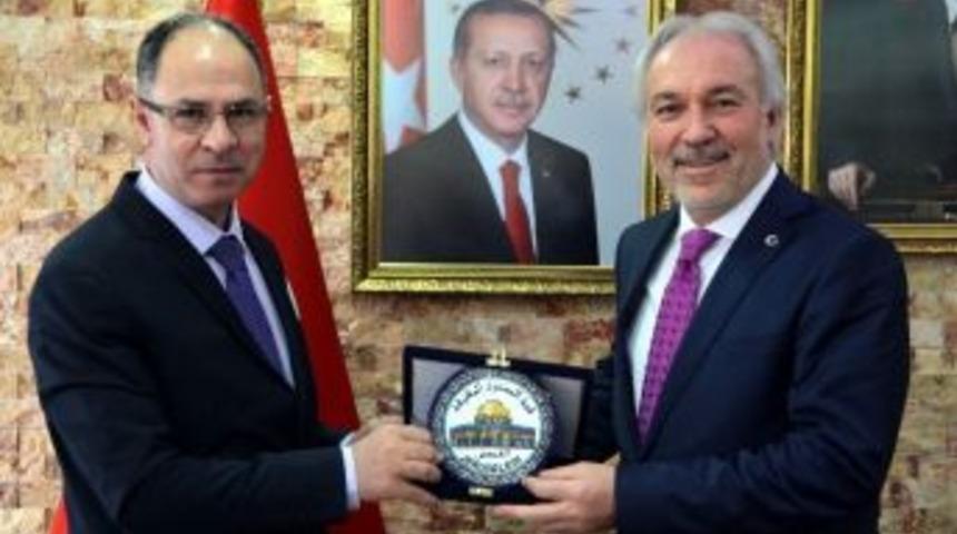 Filistin B&uuml;y&uuml;kel&ccedil;isi Faed Mustafa&rsquo;dan Sara&ccedil;oğlu&rsquo;na Ziyaret