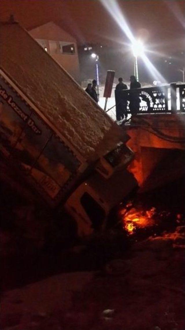 Van’da Trafik Kazası; 1 Yaralı