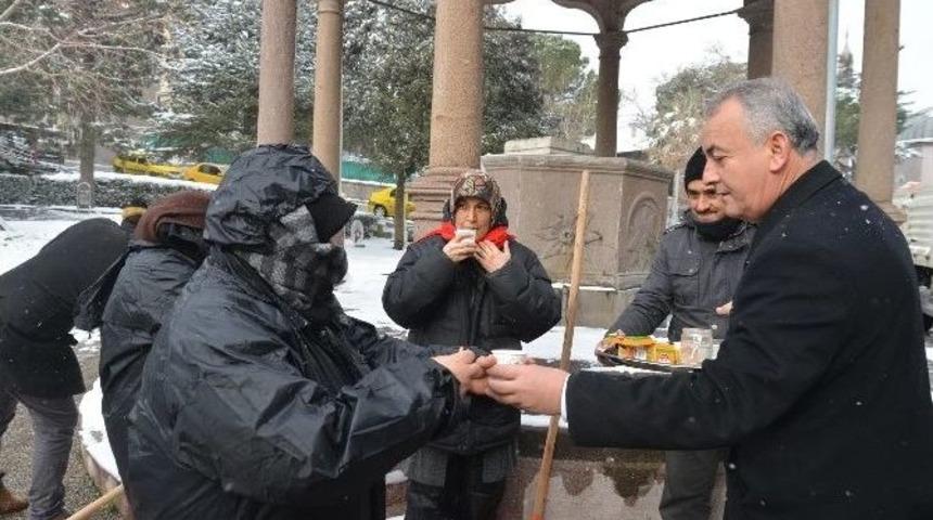 Soğuk Havada Sıcak İkram