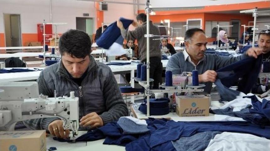 Yozgat&rsquo;ta 3 Ay &Ouml;nce Yanan Tekstil Fabrikası Yeniden &Ccedil;alışmaya Başladı