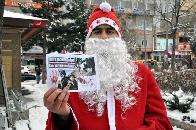 Hem Noel Baba Kıyafeti Giydi, Hem De ’kutlama Yapmayın’ Diye Uyardı