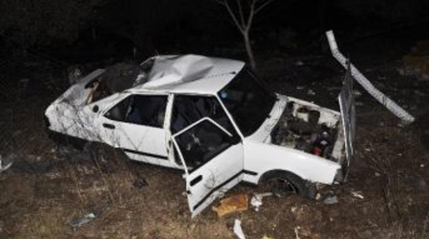 Kırkağa&ccedil;&rsquo;ta Otomobil Domuza &Ccedil;arptı: 3 Yaralı