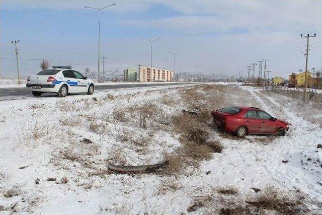 Sivas’ta Buzlanma Kazaya Neden Oldu: 1 Yaralı