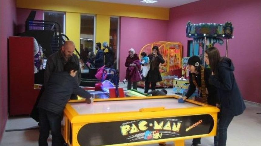 &Ccedil;ocuk Oyun Ve Eğlence Merkezi&rsquo;ne Yoğun İlgi