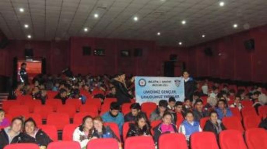 250 &Ouml;ğrenci &lsquo;ertuğrul 1890&rsquo; İsimli Tarihi Filmi İzledi