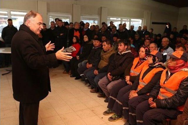 Başkan Bakıcı Personellerinin Ve Vatandaşların Yeni Yılını Kutladı