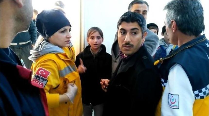 Akıllı Tahtaya Parmağı Sıkışan &Ouml;ğrenciyi İtfaiye Kurtardı