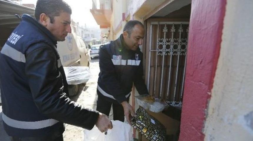 Konak Belediyesi İhtiyaç Sahiplerini Yeni Yılda Unutmadı