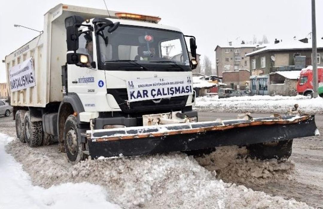 B&uuml;y&uuml;kşehir&rsquo;in Kar Timleri İş Başında