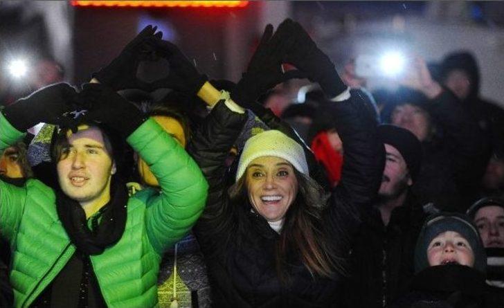 Kar Yağışına Aldırmadan Eğlenmeye Geldiler G2