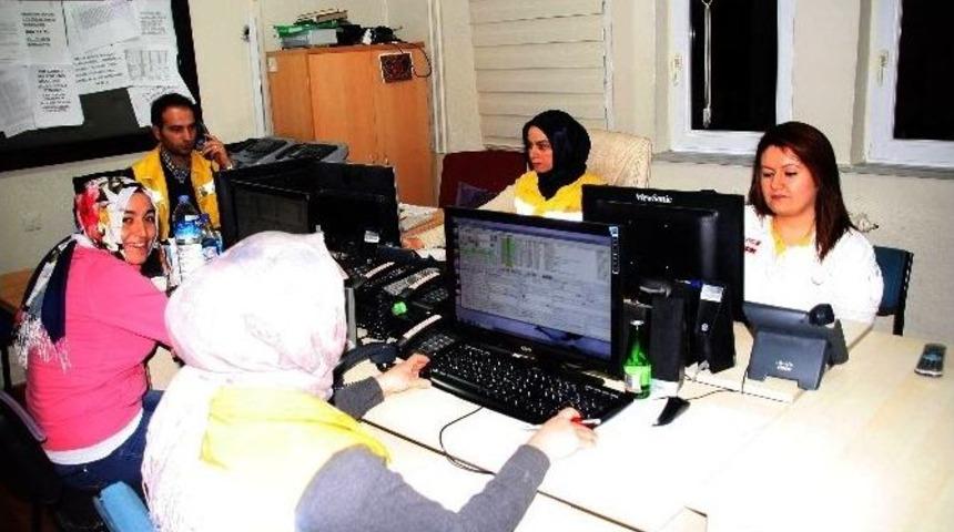 Yeni Yılı &Ccedil;alışarak Karşılıyorlar