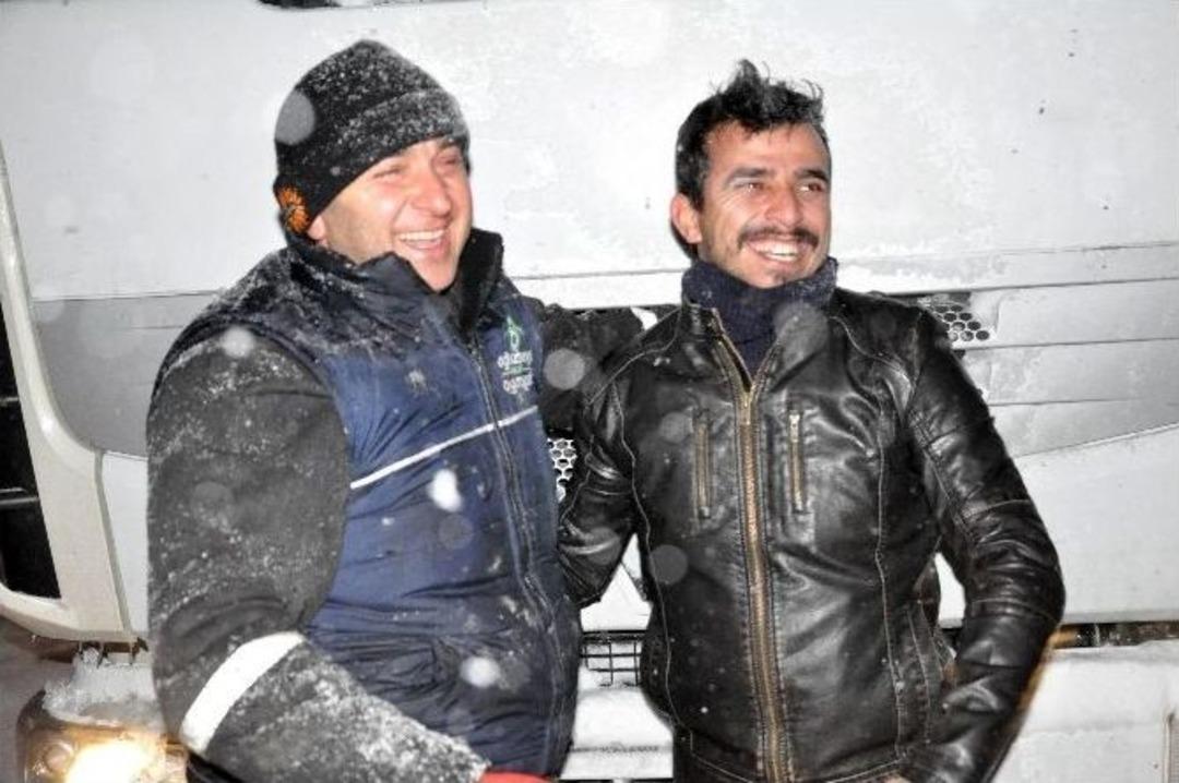 Yeni Yıla Yolda Girdiler