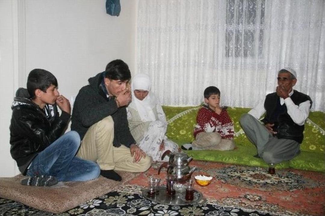 (&ouml;zel Haber) Sur&rsquo;dan G&ouml;&ccedil; Eden Aile, Yeni Yıla Buruk Girdi