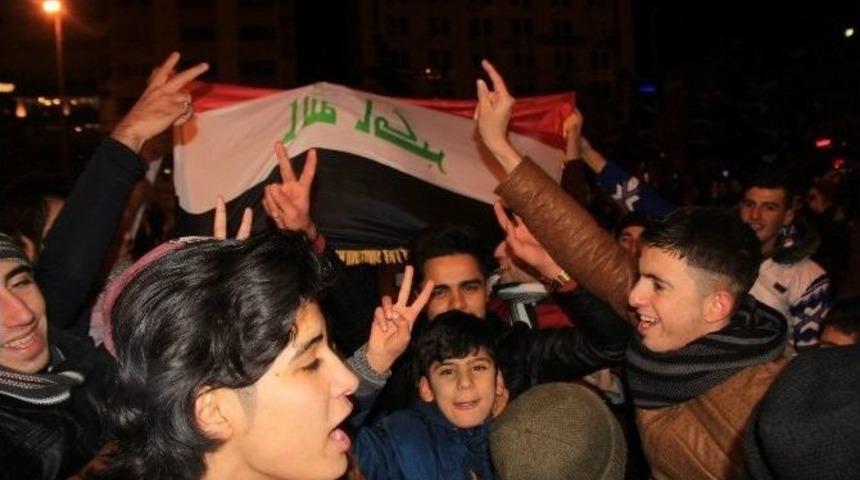 Samsun&rsquo;da M&uuml;lteciler Yılbaşını Meydanda Kutladı