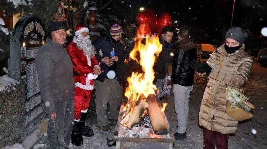 Kapadokya 2016 Yılına Kar Yağışı Altında Girdi