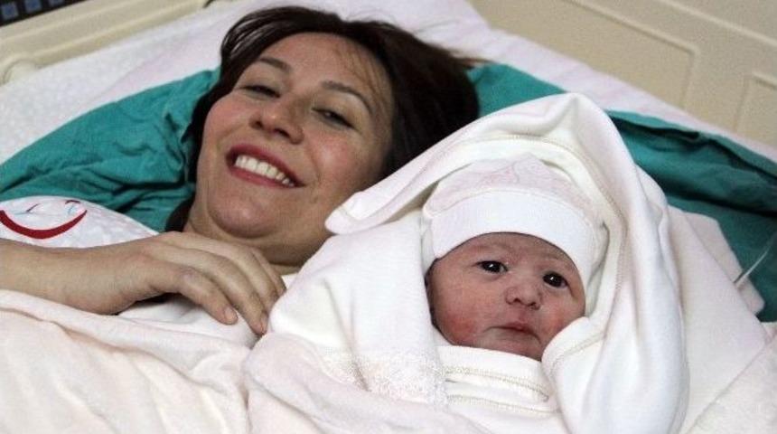 &Ccedil;orum&rsquo;da Yeni Yılın İlk Bebeği &ldquo;inci Fatma&rdquo; Oldu