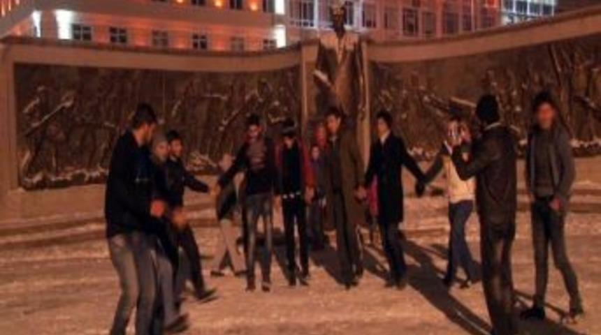 Suriyelilerin Yılbaşı Heyecanı