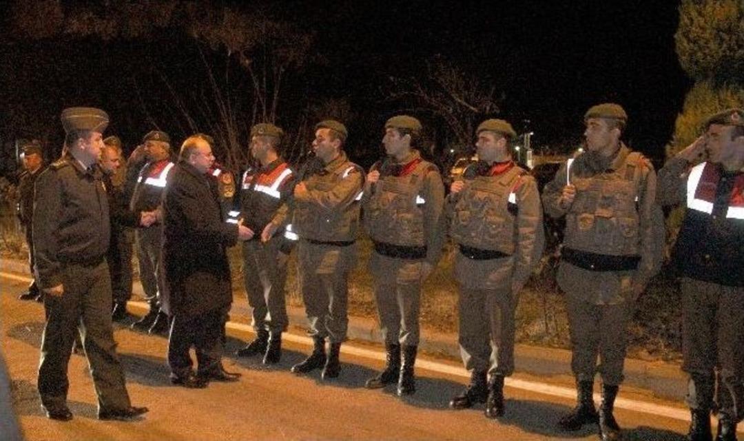 Vali &Ccedil;i&ccedil;ek Emniyet Ve Jandarmanın Yeni Yılını Kutladı