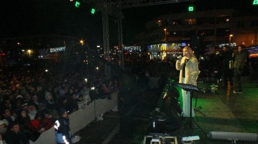 Marmaris Yeni Yıla Dondurucu Soğukta G&ouml;kce İle Merhaba Dedi