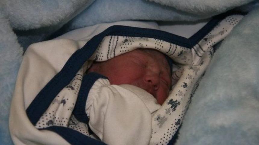 Afyonkarahisar&rsquo;da Yılın İlk Bebeği 00.07&rsquo;de D&uuml;nyaya Geldi