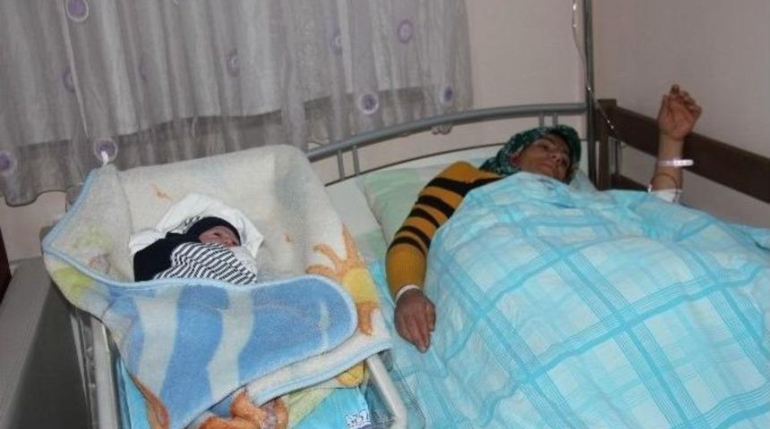 2016&rsquo;ın İlk Bebeği Yasmin