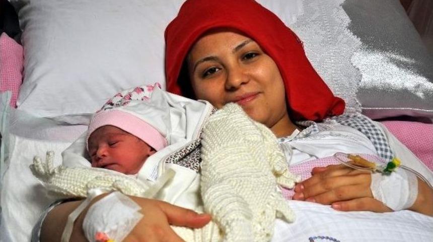 2016 Yılının İlk Bebeği Nevşehir&rsquo;de D&uuml;nyaya Geldi